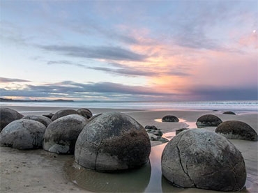 Moeraki boulders